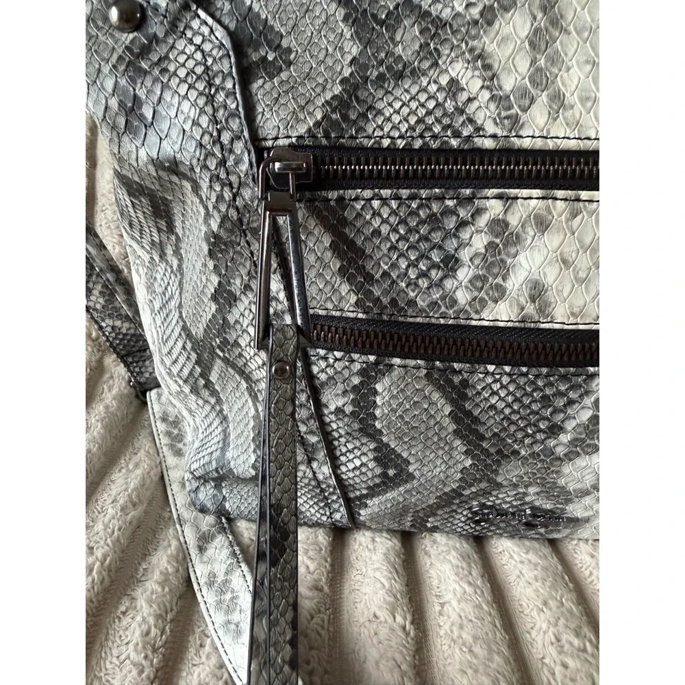 Jessica‎ Simpson Grey Snakeskin Print Tote Bag Crossbody Handbag JS Logo Charm